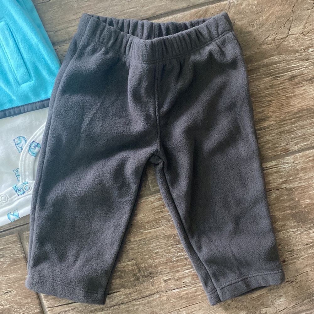Carter’s Polar Bear Fleece 3 Piece Set - Picture 4 of 4